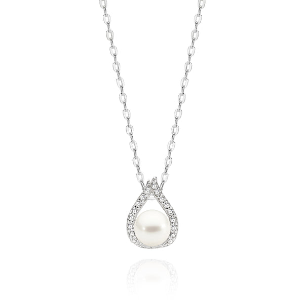 Silver pearl necklet